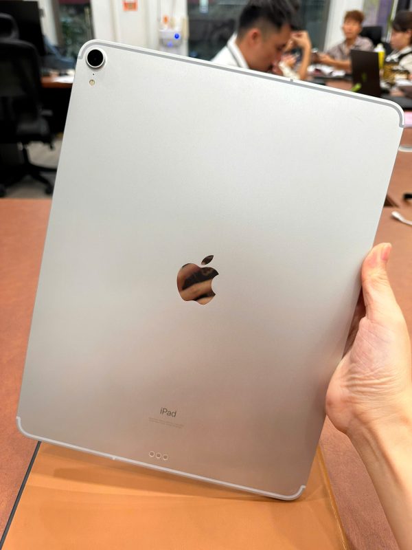 Ipad Pro 12.9 inch 2018 bản 4G + Wifi 64gb màu Bạc đẹp 99%