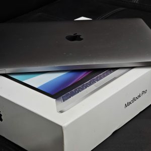 Macbook Pro 13 inch M2 (16-256Gb) Fullbox Pin 97%, Đẹp 98% Chính Hãng