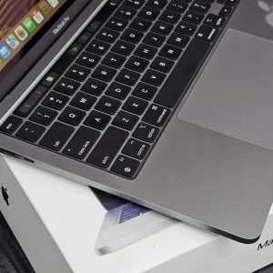 Macbook Pro 13 inch M2 (16-256Gb) Fullbox Pin 97%, Đẹp 98% Chính Hãng