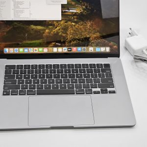 Macbook Air M2 15 icnh (8-256Gb) BH TGDĐ T7-25 + Sạc, Đẹp 99%