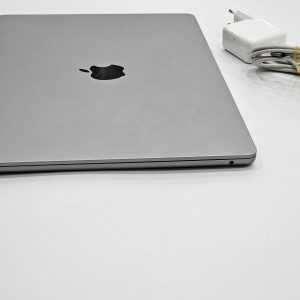 Macbook Air M2 15 icnh (8-256Gb) BH TGDĐ T7-25 + Sạc, Đẹp 99%