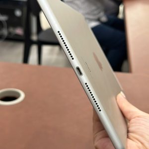 Ipad Gen 8 bản 4G + 32Gb màu Bạc đẹp 99%