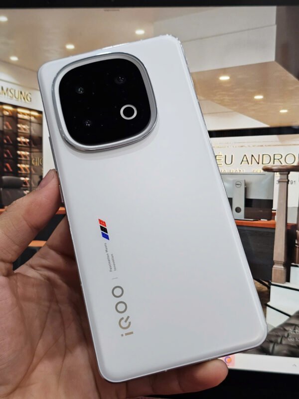 Vivo iqoo 13 5G (12-256Gb) Fullbox, Đẹp 99% , Trắng