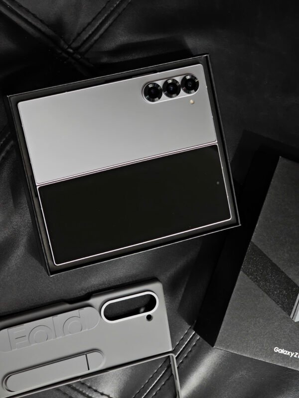 Samsung Galaxy Z Fold 6 5G 512GB Fullbox + Ốp hãng, Đẹp 99.9% , Sliver , Bản China