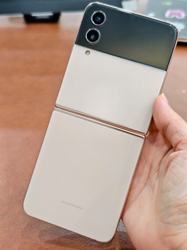 ZFlip, Samsung Galaxy Z Flip 4 5G 128gb màu Gold đẹp 98%