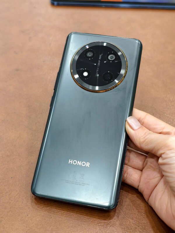 z7527353413020_664db97ac72611d8751f87cc8726fb60