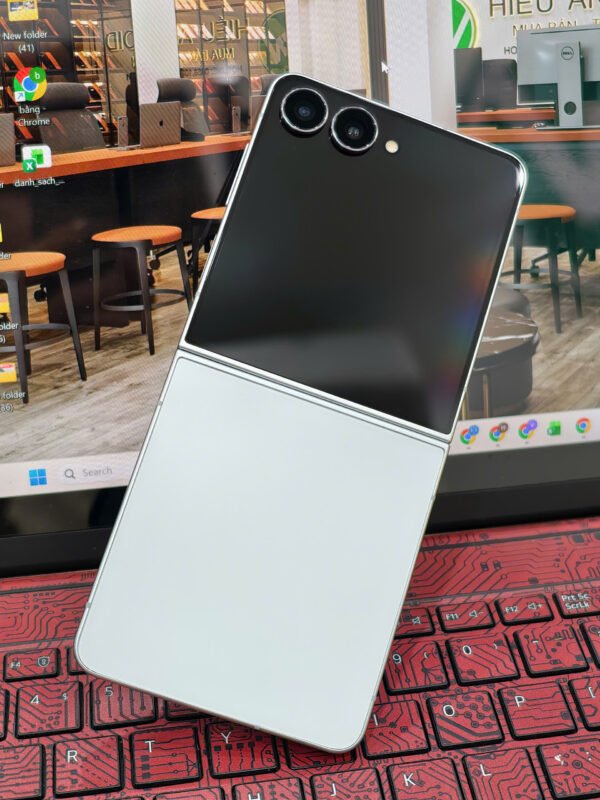 z7672789175783_72fc9ee372811814535013d8de2b595a