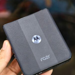 Motorola razr plus 2025 ( Motorola razr 60 pro bản quốc tế 12-256gb màu Đen 98%
